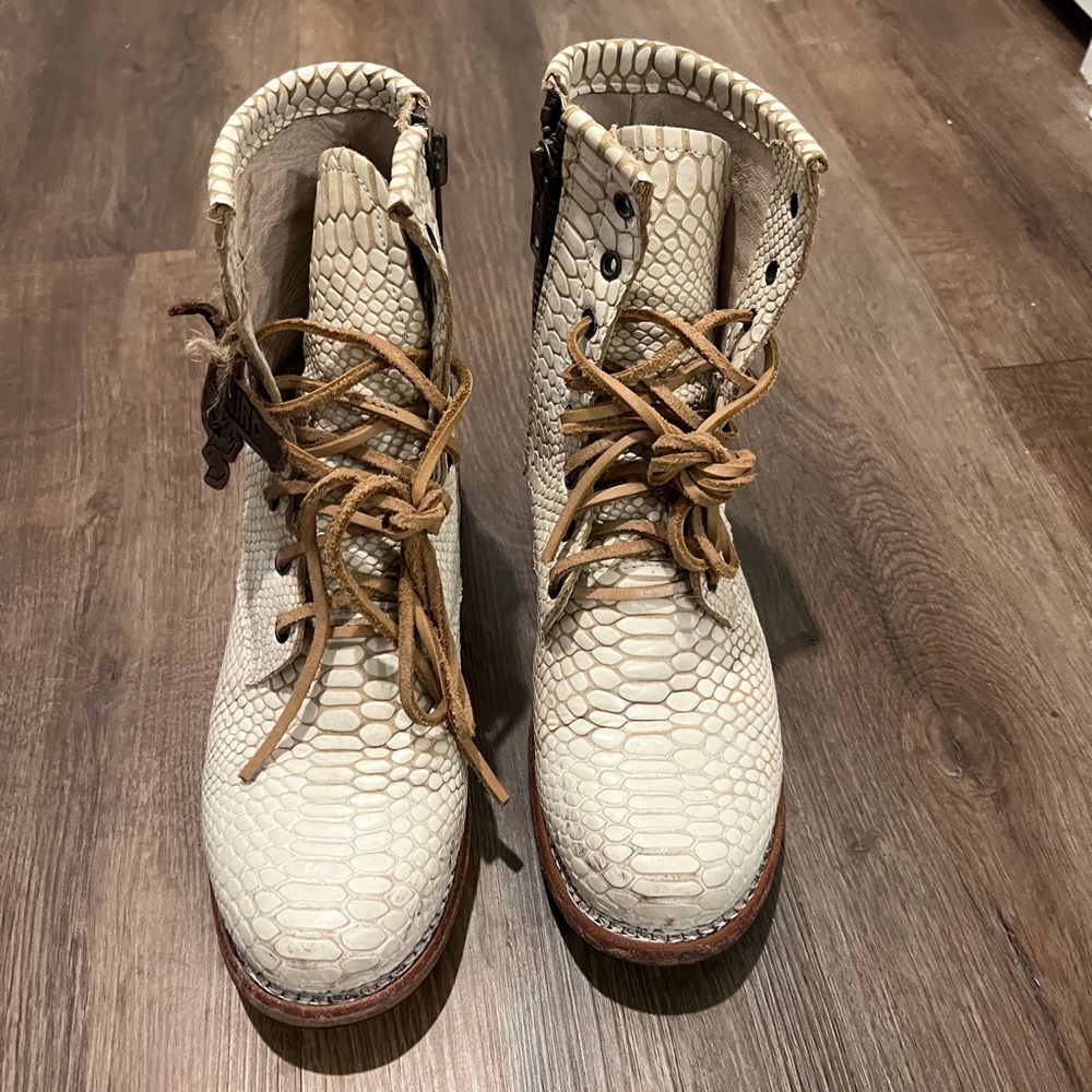 Cream Textured Women's Boots - Picture 4 of 11